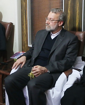 رییس مجلس از استاد پیشکسوت فرش قم عیادت کرد