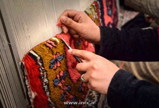 ارائه تسهیلات کم‌بهره برای فعالان فرش‌بافی در روستاها