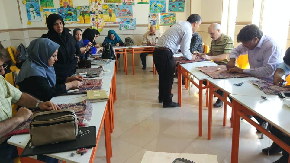 برگزاری آموزشی ارتقاء مهارت رفوگران و مرمت کاران در استان کرمانشاه