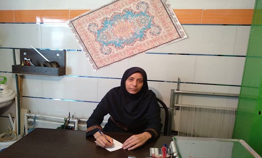 هنرمندی که دلبستگی‌هایش را می‌بافد