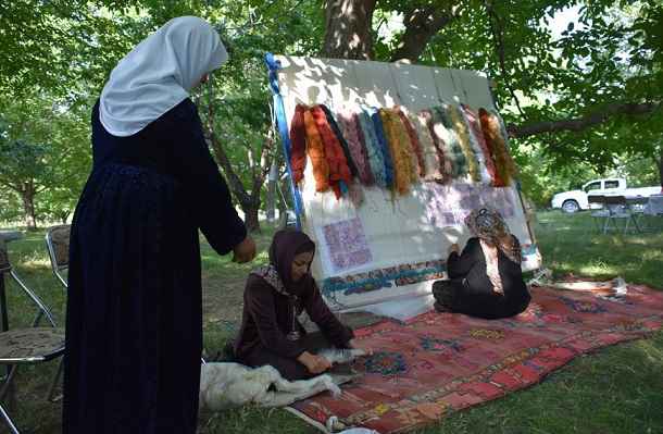 تولید سالانه هزار متر مربع فرش دستباف در ماکو