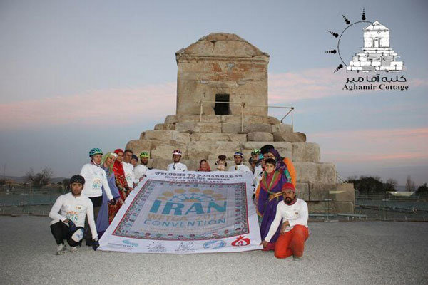 «سرزمین ما» از فرش دستباف ایرانی رونمایی کرد