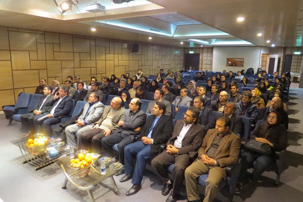 هشتمین نمایشگاه فرش دستباف در قزوین گشایش یافت