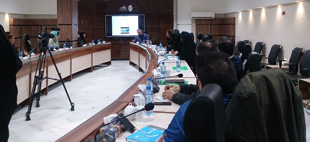آموزش فروشندگان فرش در بجنورد