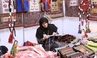 بازارچه های خود اشتغالی به هنرمندان فرش باف گیلانی واگذار شود
