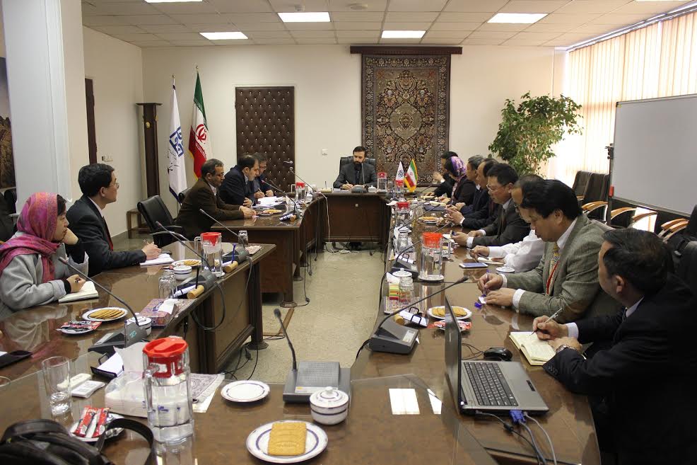 رایزنی برای عرضه شایسته فرش ایران در شانگهای