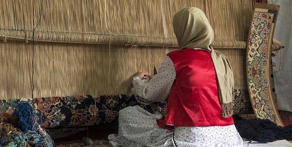 پرداخت تسهیلات معیشتی به بافندگان فرش روستایی