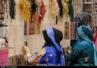 هجدهمین نمایشگاه تخصصی فرش دستباف در شیراز افتتاح شد + تصویر 