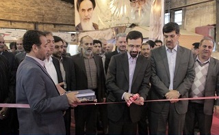 هشتمین نمایشگاه فرش دستباف در یزد گشایش یافت