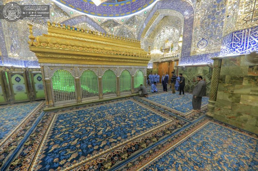 حرم امیرالمومنین(ع) با فرش های فاخر کاشانی مفروش شد 