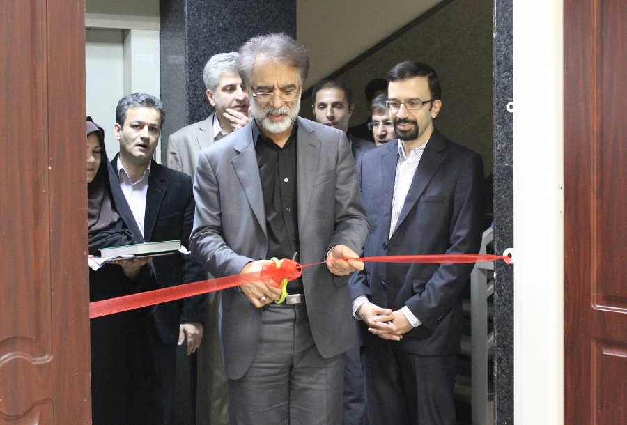 کتابخانه و آزمایشگاه تخصصی مرکز ملی فرش ایران گشایش یافت