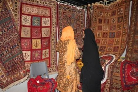 فرش دستباف در نمایشگاه نقش آفرینی زنان به نمایش در آمد