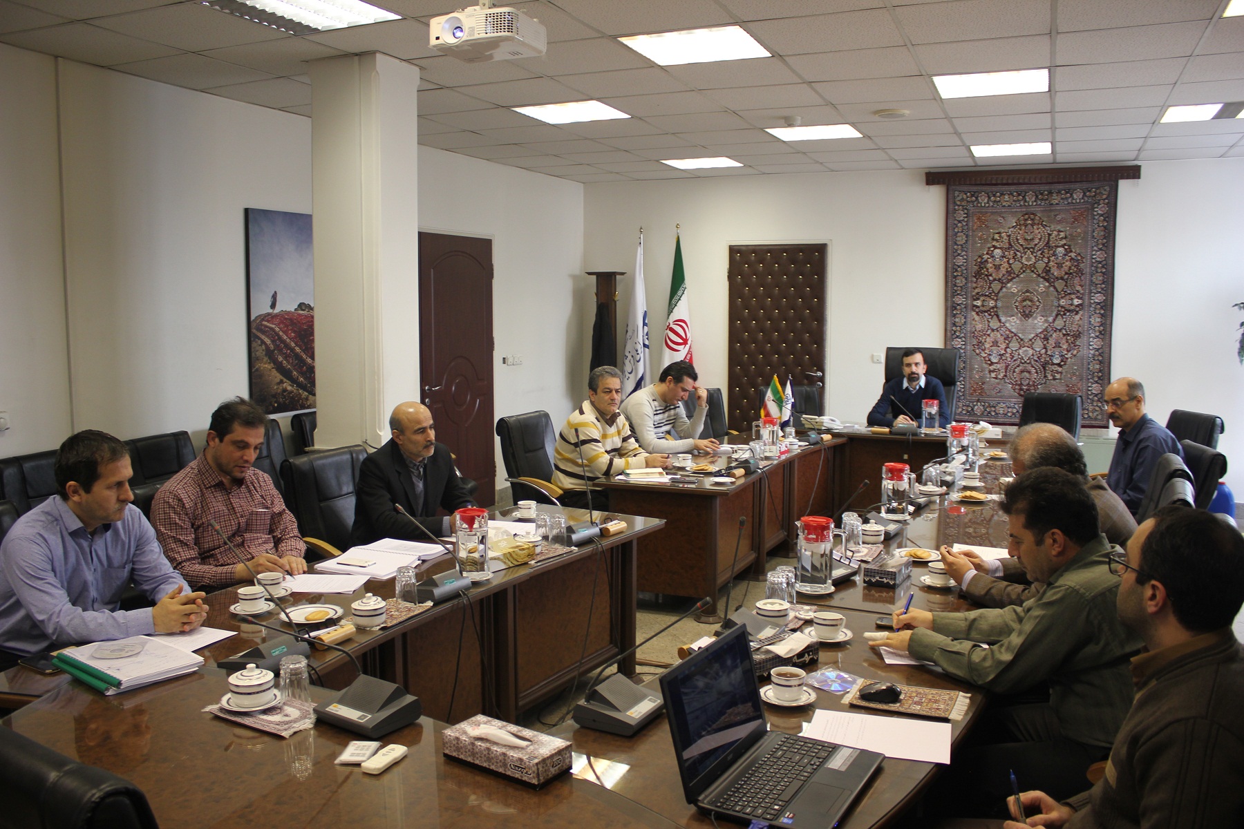 وضعیت کنونی کارگاه های ریسندگی خامه قالی بررسی شد