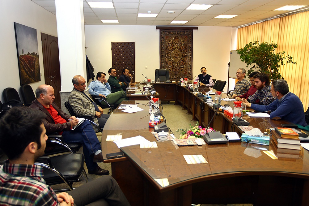 کارگروه مشورتی چهارمین دوسالانه عکس فرش دستباف ایران  تشکیل شد