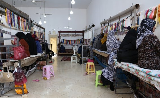 تجلیل از ده بافنده فرش در بشاگرد 