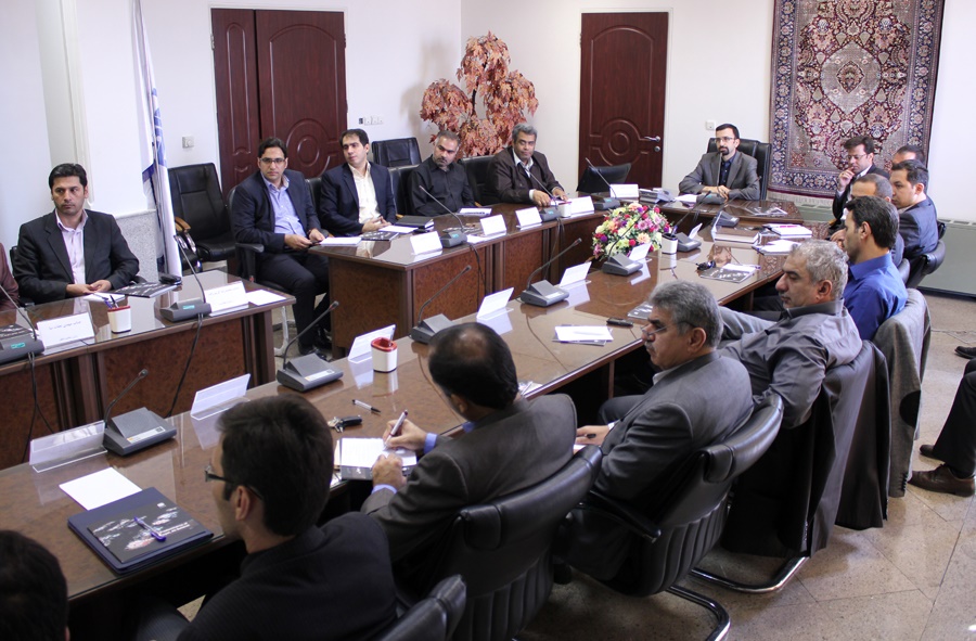 رایزنان بازرگانی عامل دیپلماسی با محوریت فرش شوند