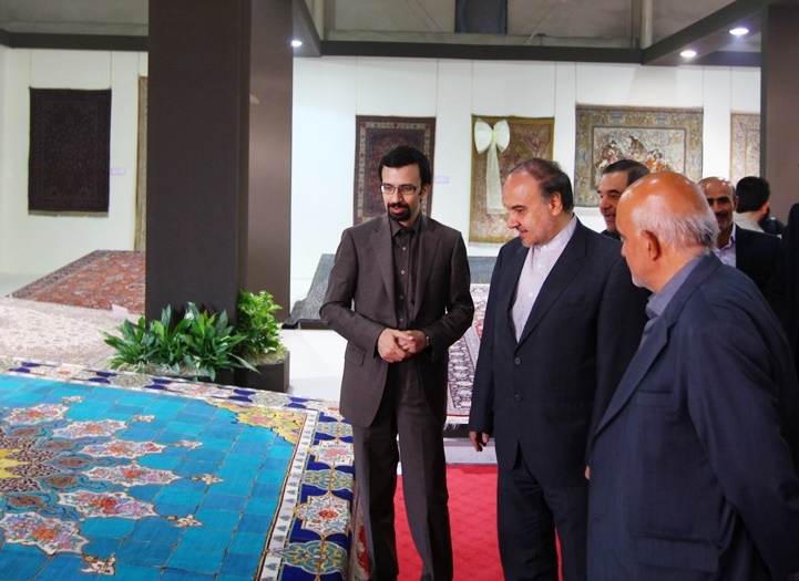 برای بهبود موزه فرش ایران می کوشیم