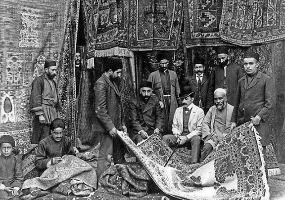 تصویری زیبا از بازار فرش فروشان اصفهان  قاجار